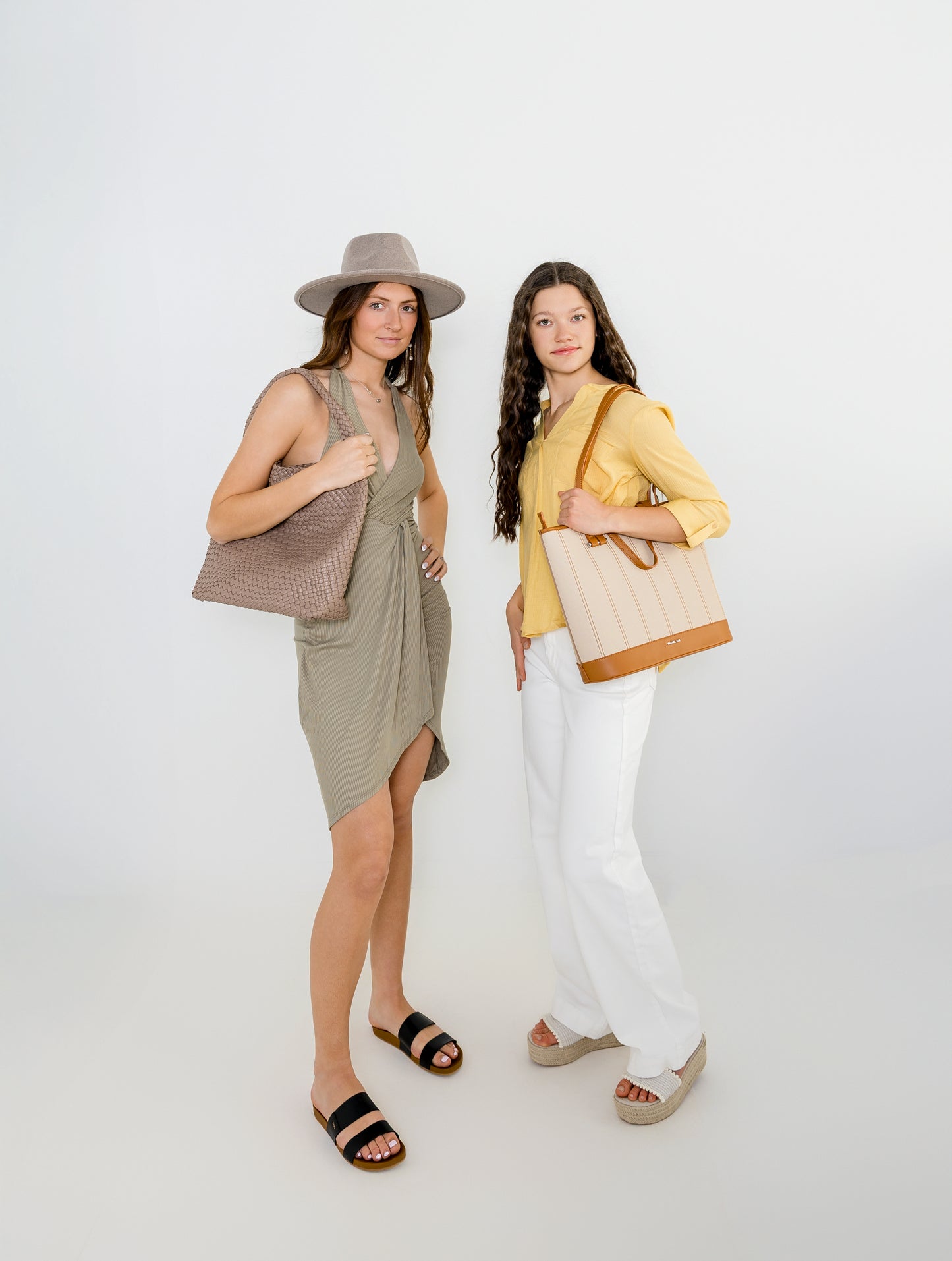 Stella Wide Bring Chain Trim Hat